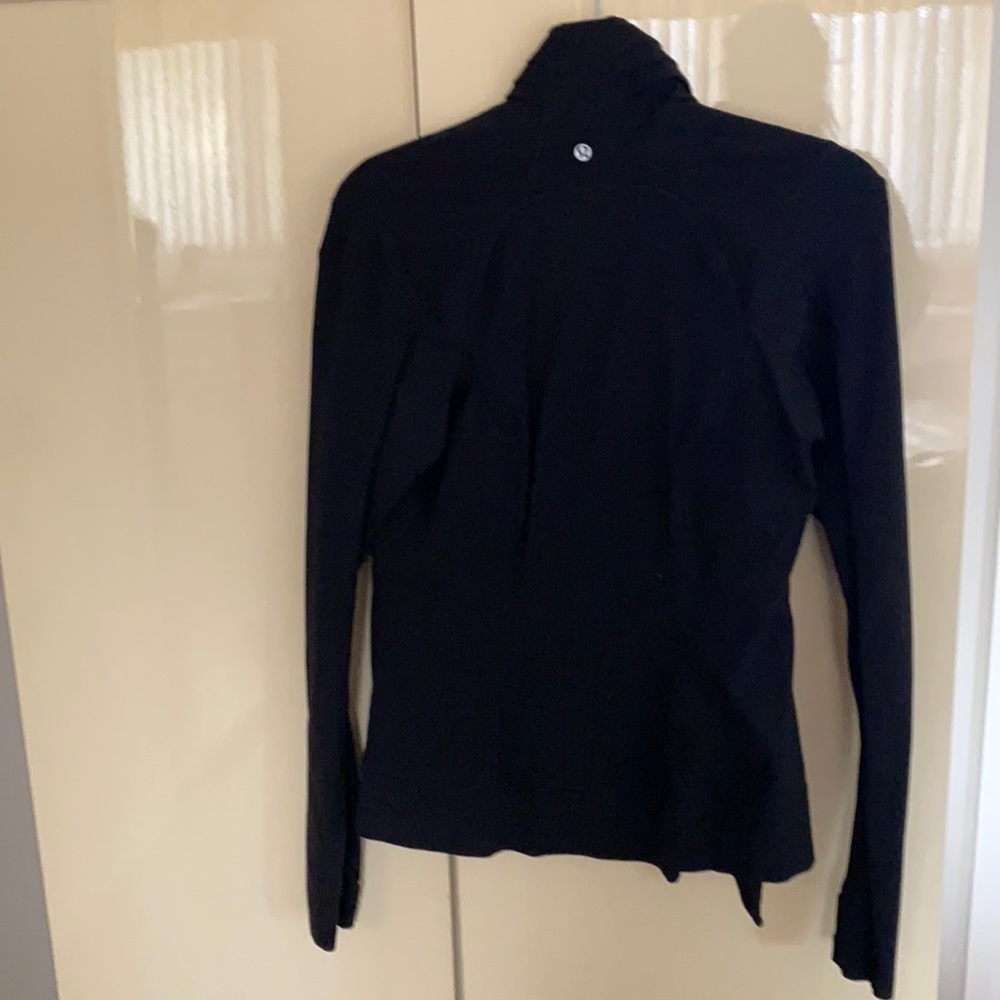 Lululemon black zip up jacket